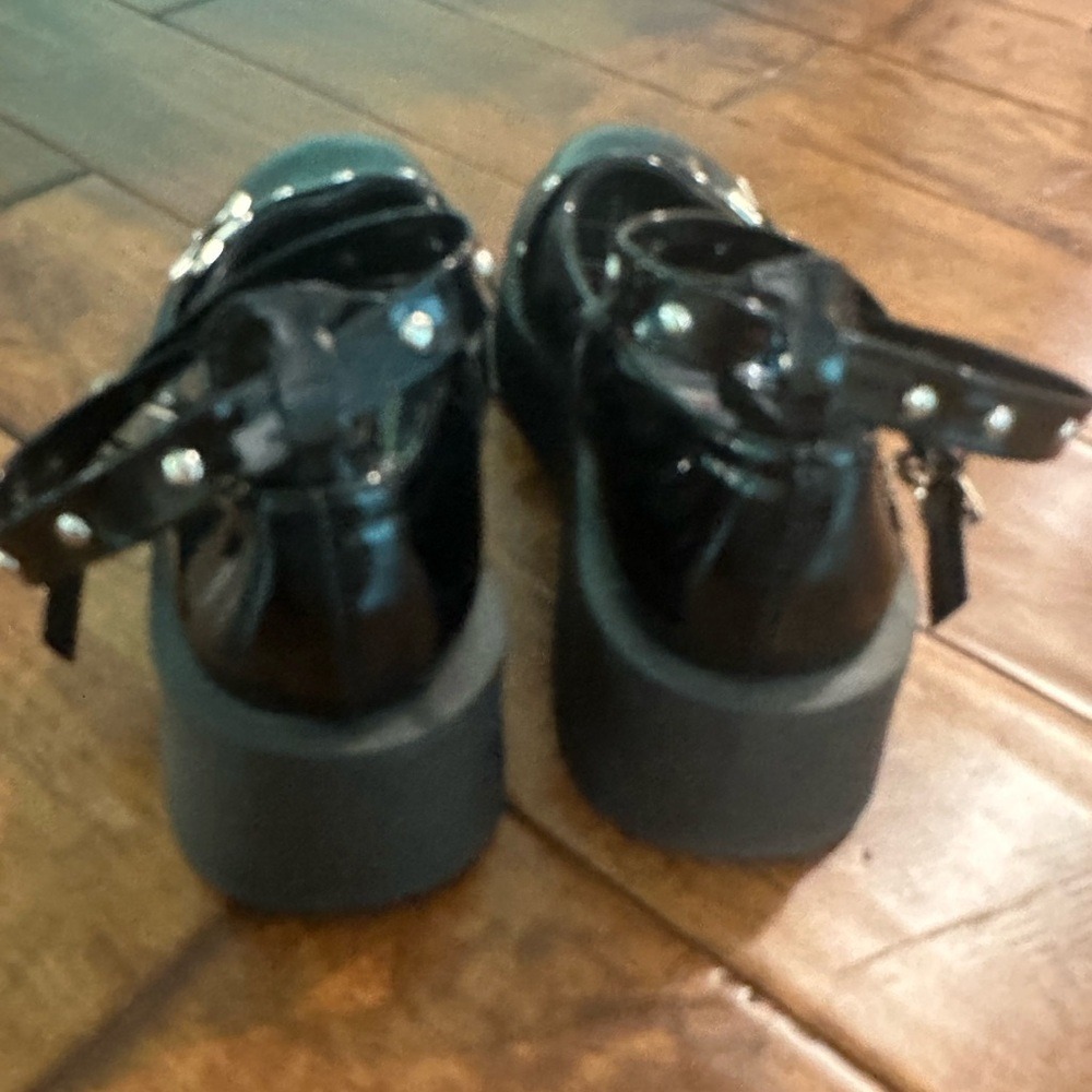 Stylish Black Platform Mary Jane's - Picture 1 of 4